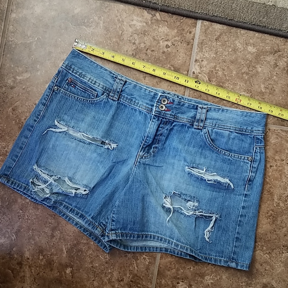 Tommy Hilfiger Shorts 💎$5 when you bundle 5 💎